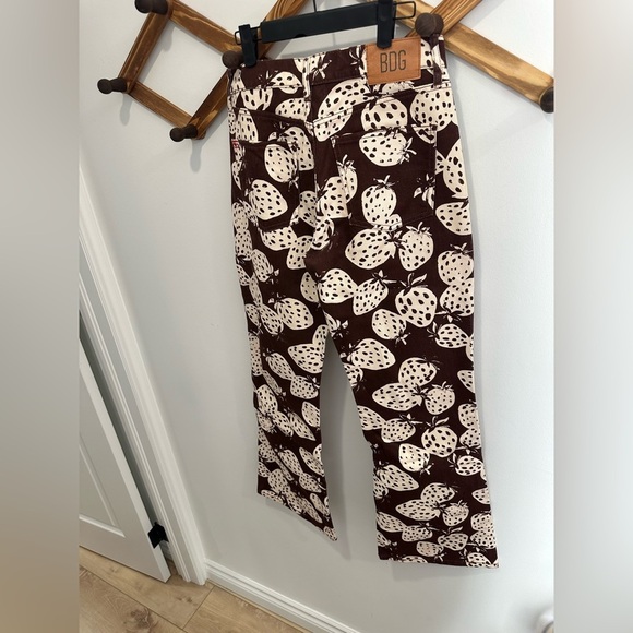 BDG- 90s MIDRISE BOOTCUT - STRAWBERRY PATTERN- Size 28 - Picture 9 of 14